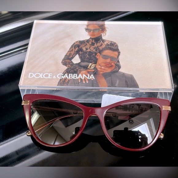 New Dolce and Gabbana DG4381 3091/8G Shiny Burgundy Rose Gold Sunglasses - Picture 4 of 16